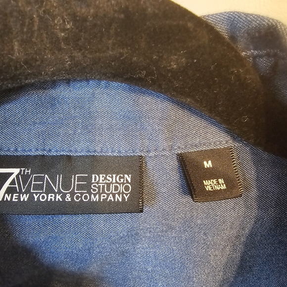 NY&Company Secret Snap Denim Button Down - Picture 4 of 4